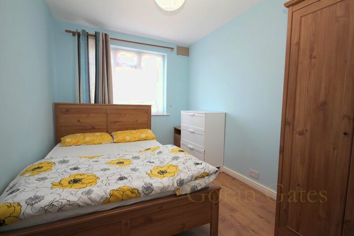 1 Bedroom Flat To Rent In Drake Court, Alexandra Avenue, Rayners Lane, Harrow, HA2