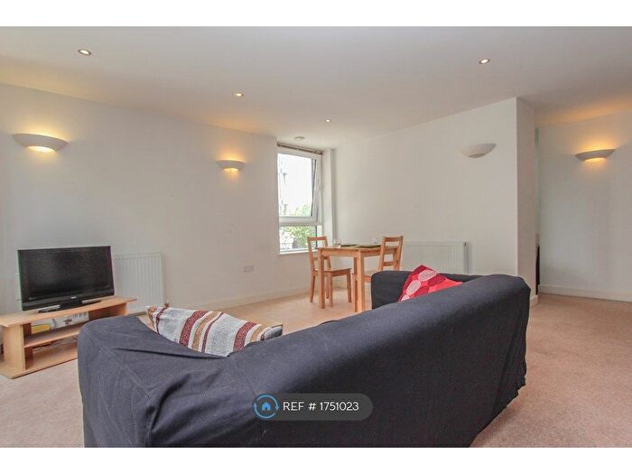 1 Bedroom Flat To Rent In Adriatic Apartments, London, E16