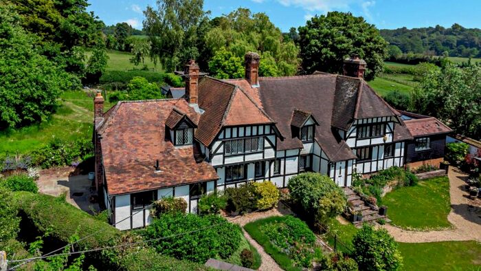3 Bedroom Semi-Detached House For Sale In West Stratton, Winchester, Hampshire, SO21