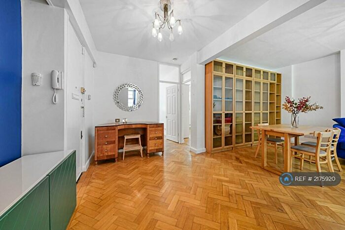 2 Bedroom Flat To Rent In Charlbert Court, London, NW8