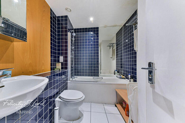 2 Bedroom Flat For Sale In Naylor Building West, Assam Street, London, E1