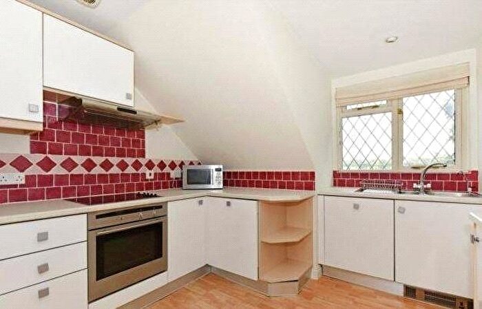 1 Bedroom Flat To Rent In Hambleden, Henley-On-Thames, Buckinghamshire, RG9