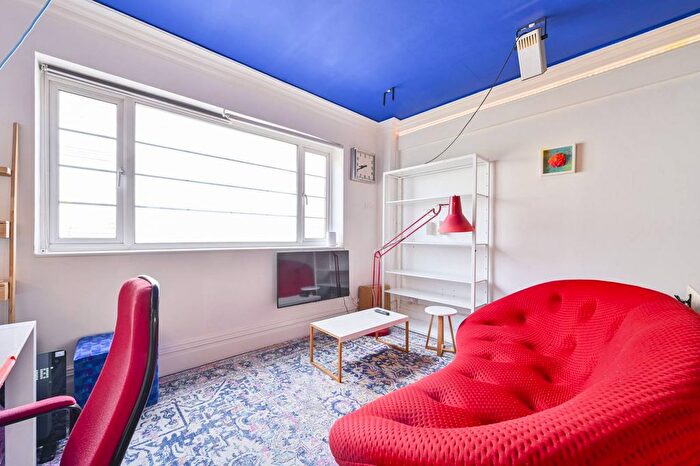 Studio To Rent In Phoenix House, Soho, London, WC2H