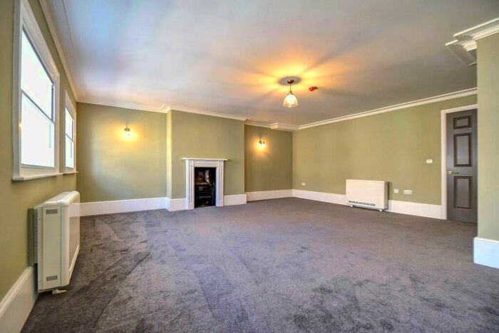 3 Bedroom Flat To Rent In Whitefriargate, Hull, HU1