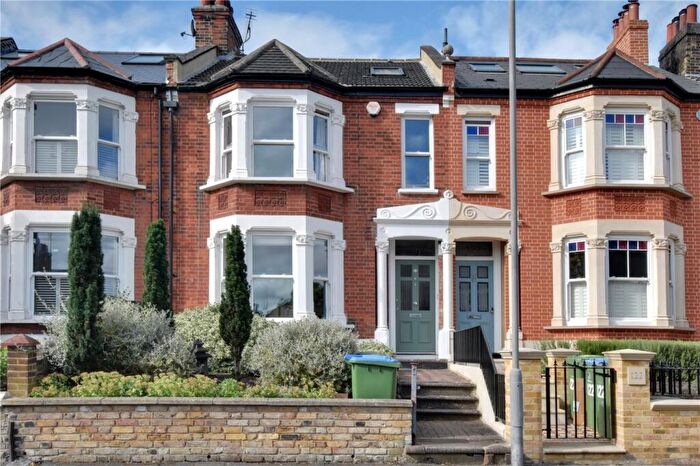 4 Bedroom Terraced House For Sale In Heathwood Gardens, Charlton, London, SE7