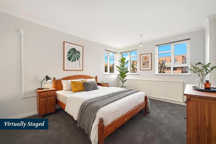 1 Bedroom Flat To Rent In Brondesbury Road, Kilburn, NW6