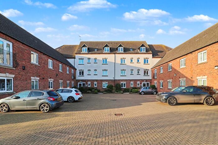 2 Bedroom Flat For Sale In Wisbech Road, King's Lynn, Norfolk, PE30