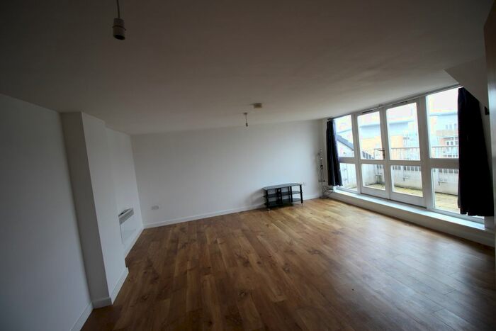 3 Bedroom Flat To Rent In Park Lodge Avenue, West Drayton UB7