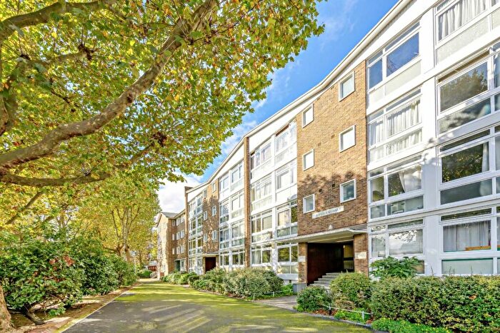 1 Bedroom Flat To Rent In Renfrew Road, Kennington, SE11