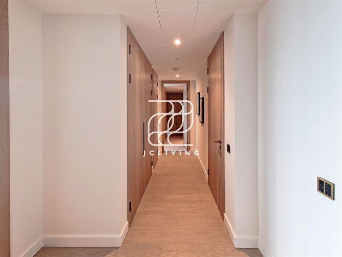 2 Bedroom Flat To Rent In Nine Elms Lane, London, SW8