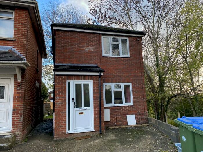 2 Bedroom Flat To Rent In Lobelia Road, SO16