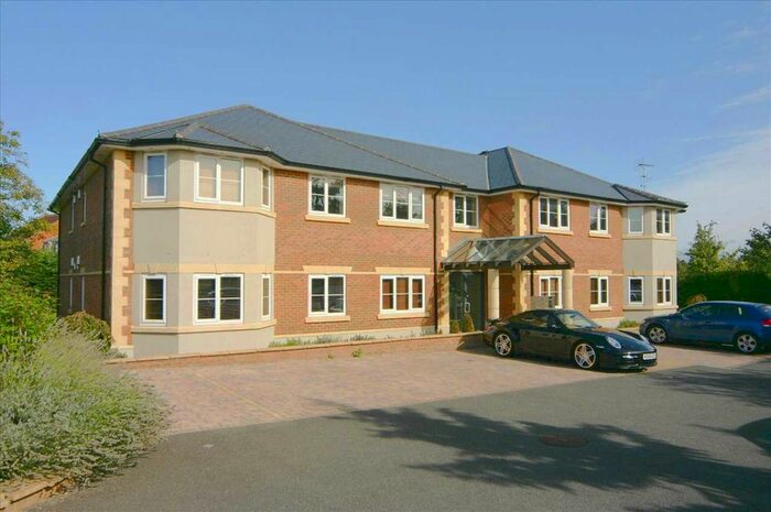 2 Bedroom Flat To Rent In Almond Close, Windsor, SL4