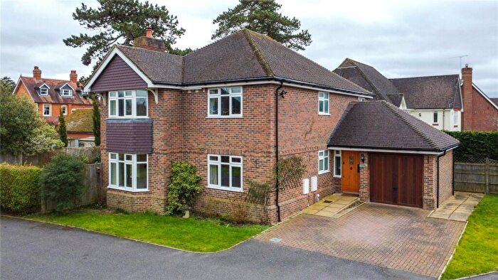 4 Bedroom Detached House To Rent In Wargrave Road, Twyford, Reading, RG10