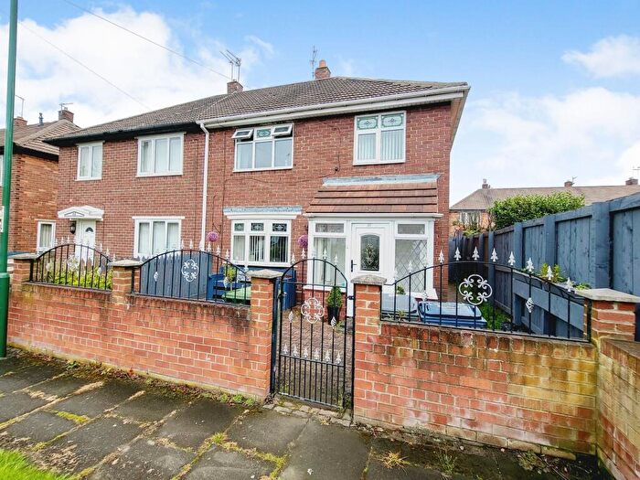 3 Bedroom Semi-Detached House For Sale In Somerset Road, Hebburn, Tyne And Wear, NE31