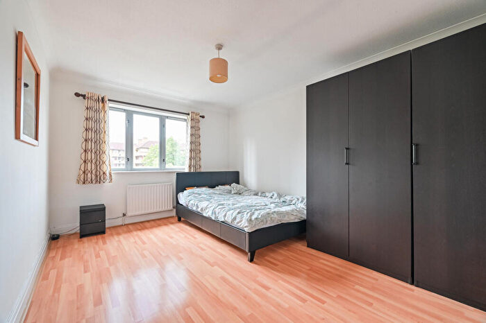 2 Bedroom Flat For Sale In Compass Point, Grenade Street, Limehouse, London, E14