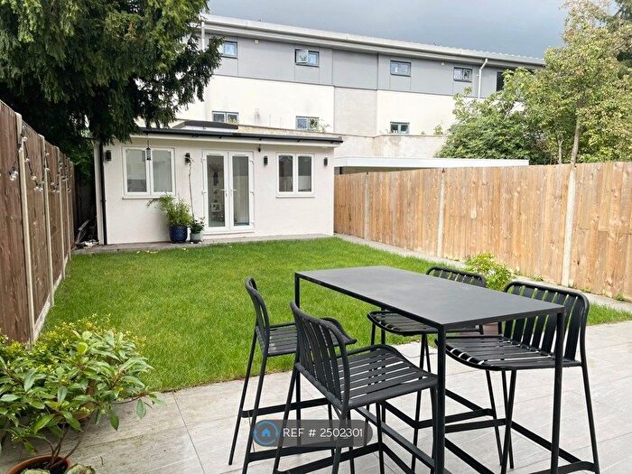 2 Bedroom Flat To Rent In Bensham Lane, Thornton Heath, CR7