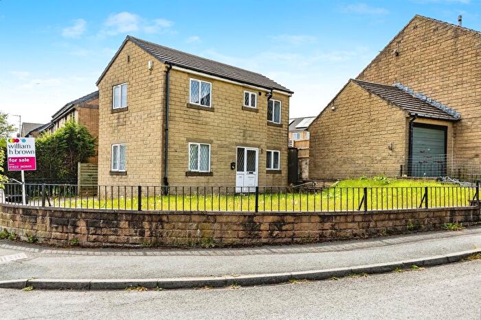 3 Bedroom Detached House For Sale In Natty Fields Close, Halifax, HX2