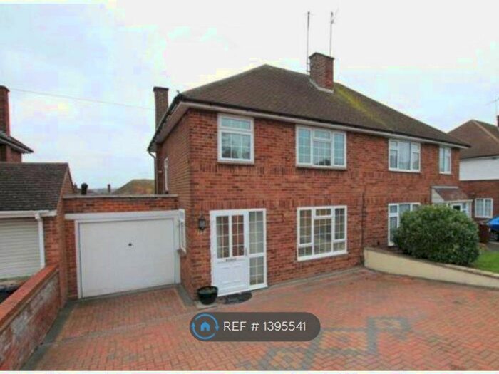 3 Bedroom Semi-Detached House To Rent In Mead Way, Bushey, WD23