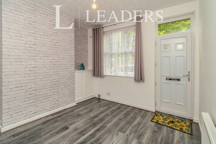 3 Bedroom Semi-Detached House To Rent In Ingram Road, Bloxwich, Walsall, WS3