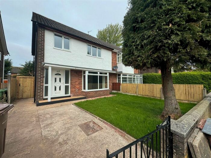 3 Bedroom Semi-Detached House For Sale In Lilac Avenue Ainsale, PR8