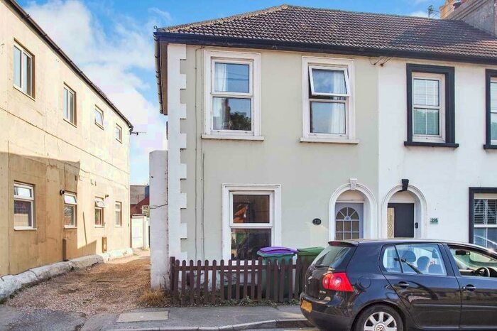 2 Bedroom Terraced House To Rent In Seabrook Road, Folkestone, CT21