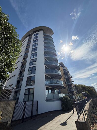 2 Bedroom Apartment To Rent In Ocean Wharf, E14