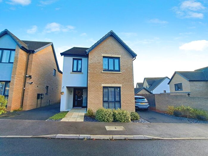 4 Bedroom Detached House For Sale In Chippenham Close, Corby, NN18