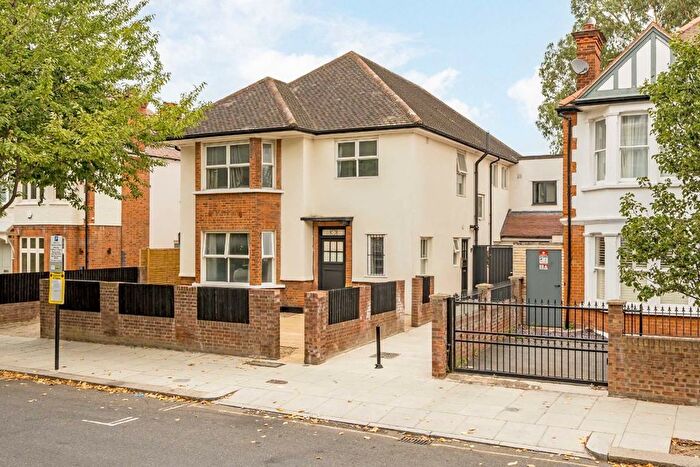 2 Bedroom Flat For Sale In St Quintin Avenue, St Quintin Conservation Area, W10