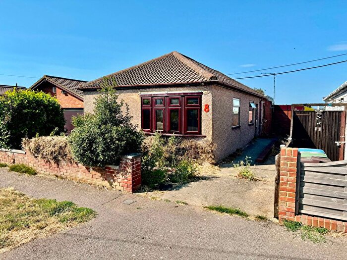 2 Bedroom Bungalow For Sale In Cliff Gardens, Minster On Sea, Sheerness, ME12