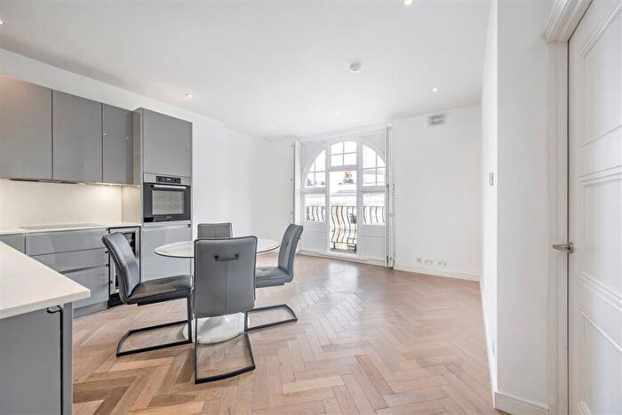 2 Bedroom Flat To Rent In Fawcett Street, South Kensington, SW10