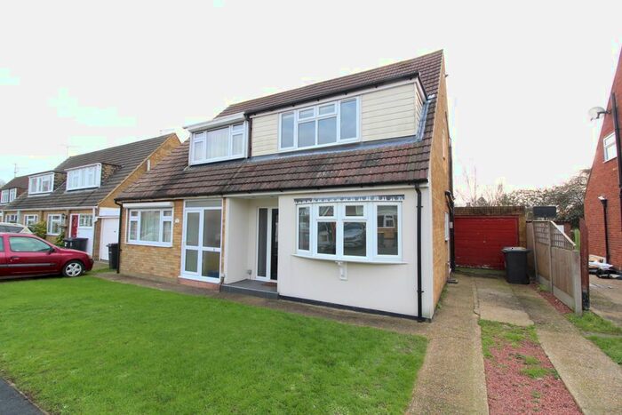3 Bedroom Semi-Detached House To Rent In Newton Hall Gardens, Rochford, Essex, SS4