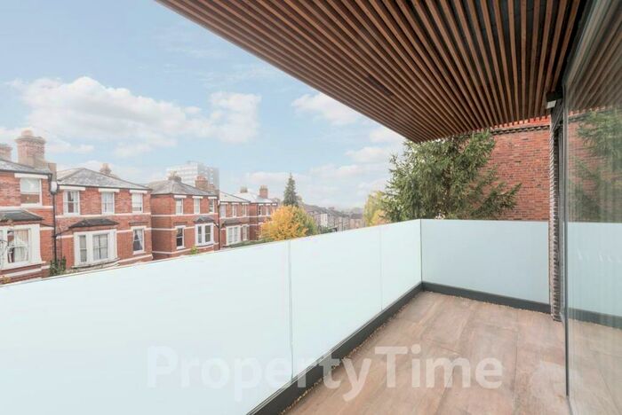 2 Bedroom Flat To Rent In Blythwood Road, Islington, N4