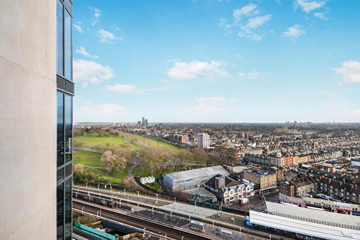 2 Bedroom Flat To Rent In City North Place London, N4