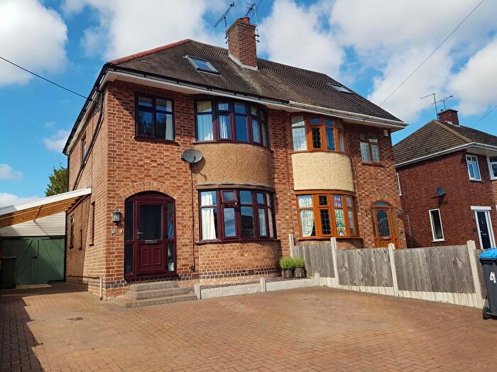 3 Bedroom Semi Detached House For Sale In High Street, CV8