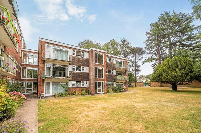 2 Bedroom Flat For Sale In Warham Road, South Croydon, CR2