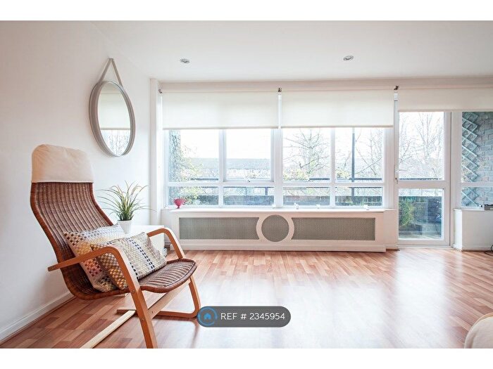3 Bedroom Maisonette To Rent In Ebenezer Mussel House, London, E2