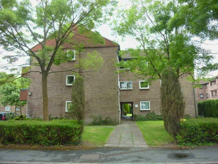 2 Bedroom Flat To Rent In Grandfield Avenue, Watford, WD17