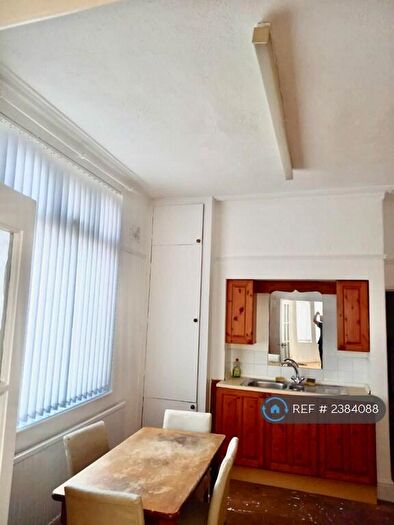 1 Bedroom Flat To Rent In Park Road North, Birkenhead, CH41