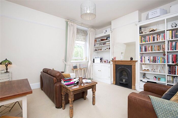 2 Bedroom Flat To Rent In Compton Terrace, Islington, London, N1
