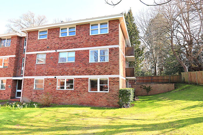 3 Bedroom Flat For Sale In Rapallo Close, Farnborough, GU14