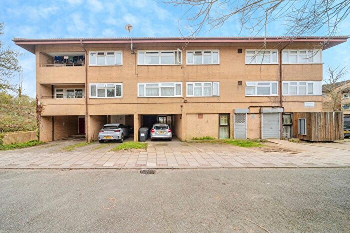 1 Bedroom Flat For Sale In Ramsons Avenue, Conniburrow, Milton Keynes, MK14
