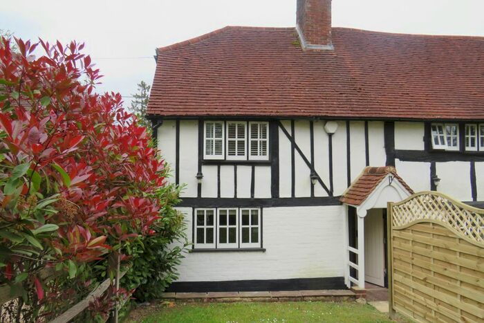Studio To Rent In Ardingly Road, East Grinstead, West Sussex, RH19