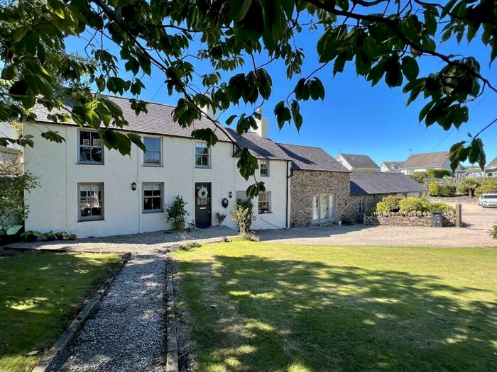 8 Bedroom Detached House For Sale In Rhydwyn, Holyhead, LL65