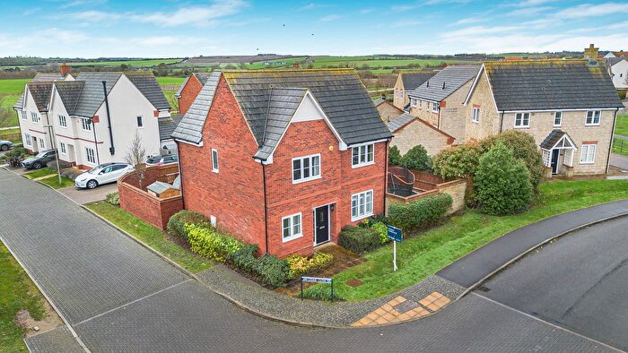 4 Bedroom Detached House For Sale In Larch Drive, Didcot, OX11