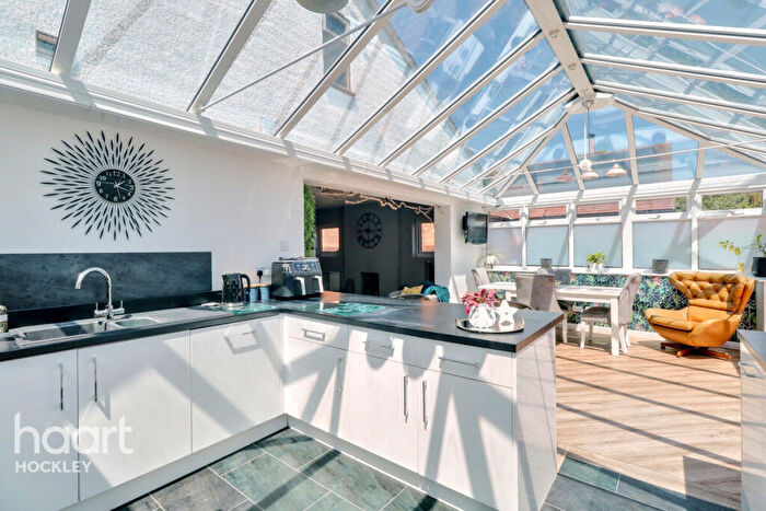 4 Bedroom Detached Bungalow For Sale In Ethelbert Road, Rochford, SS4