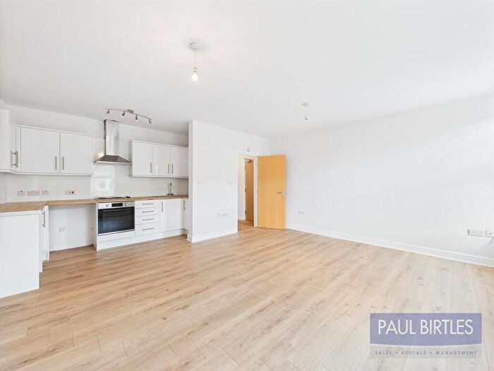 2 Bedroom Flat To Rent In Flixton Road, Urmston, Trafford, M41