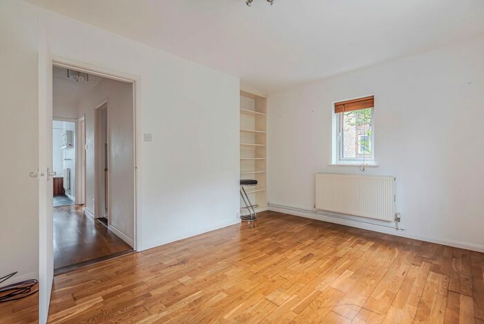1 Bedroom Flat To Rent In Romsey Road, Winchester, SO22