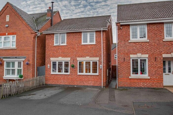 2 Bedroom Property To Rent In Harris Close, Redditch, B98