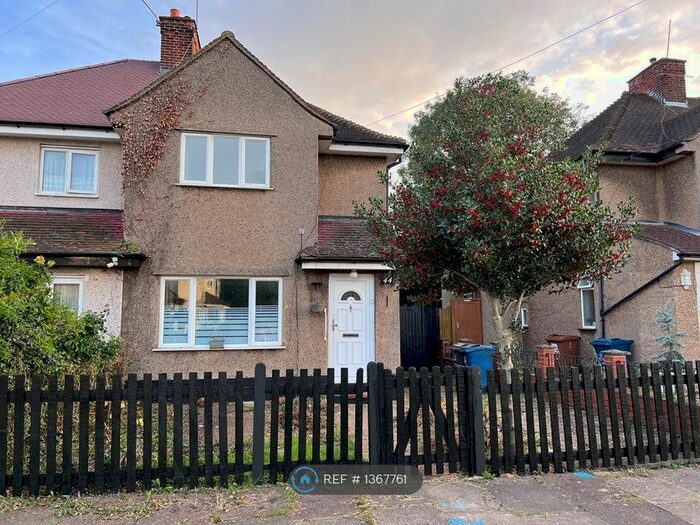 3 Bedroom Semi-Detached House To Rent In Beatty Road, Stanmore, HA7