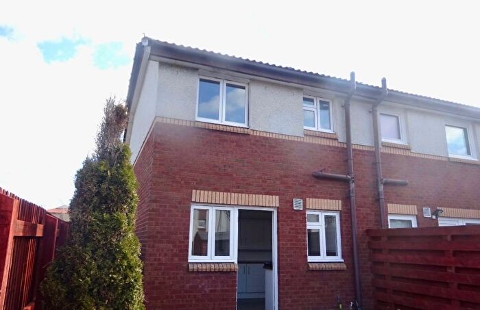 2 Bedroom Terraced House To Rent In Ard Court, Grangemouth, FK3